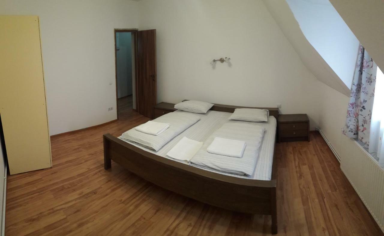 Theresia Apartment Sibiu Luaran gambar